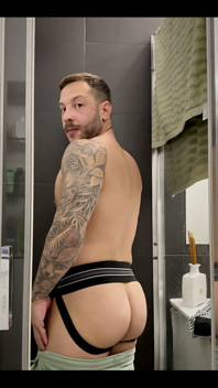 Tre creampie mi spingono fuori