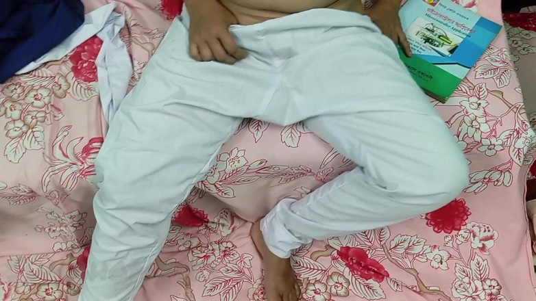 Sumahomesex: 2025 में बांग्लादेशी शिक्षक और छात्र सेक्स वीडियो