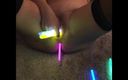 PinkhairblondeDD: Sexy glow-stick-schlampe