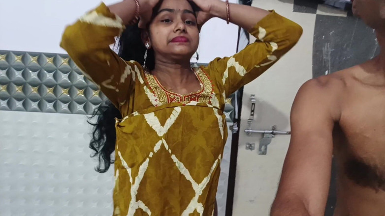 LateralChain349: Virale mms Desi schattige Bhabi kont geneukt door buurvrouw in...