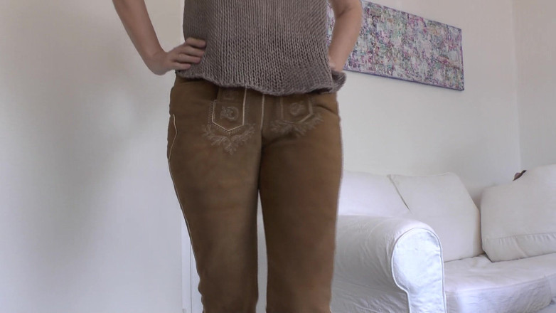 Lady Victoria Valente: 巴伐利亚莱德霍森：嗅屁股并在我的屁股上射精！Lady Victoria Valente
