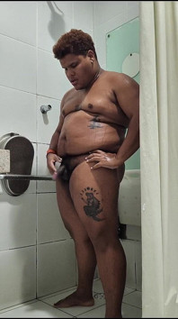 Orso Nero Che Fa Il Bagno E Viene in Un Bagno D'ospedale