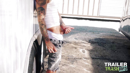 Trailer Trash Boys: TRAILERTRASHBOYS - bez sedla s Bryce Hartem a Romeem Davisem