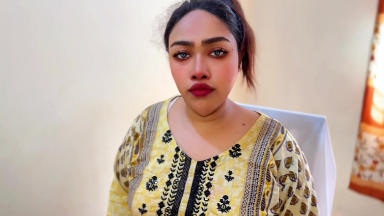 Aria Mia: Tailor neukte Ayesha tante met grote kont - Desi tante met...