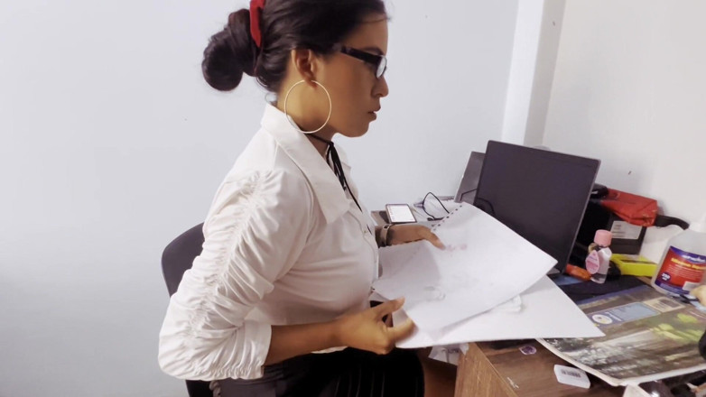 Lady: Sekretaris semok ngentot bosnya di kantor, seks lesbian asli