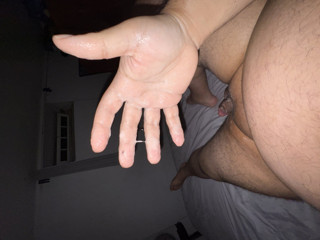 BigRicky: 再次摩擦我的大鸡巴，直到我射精，同时呻吟