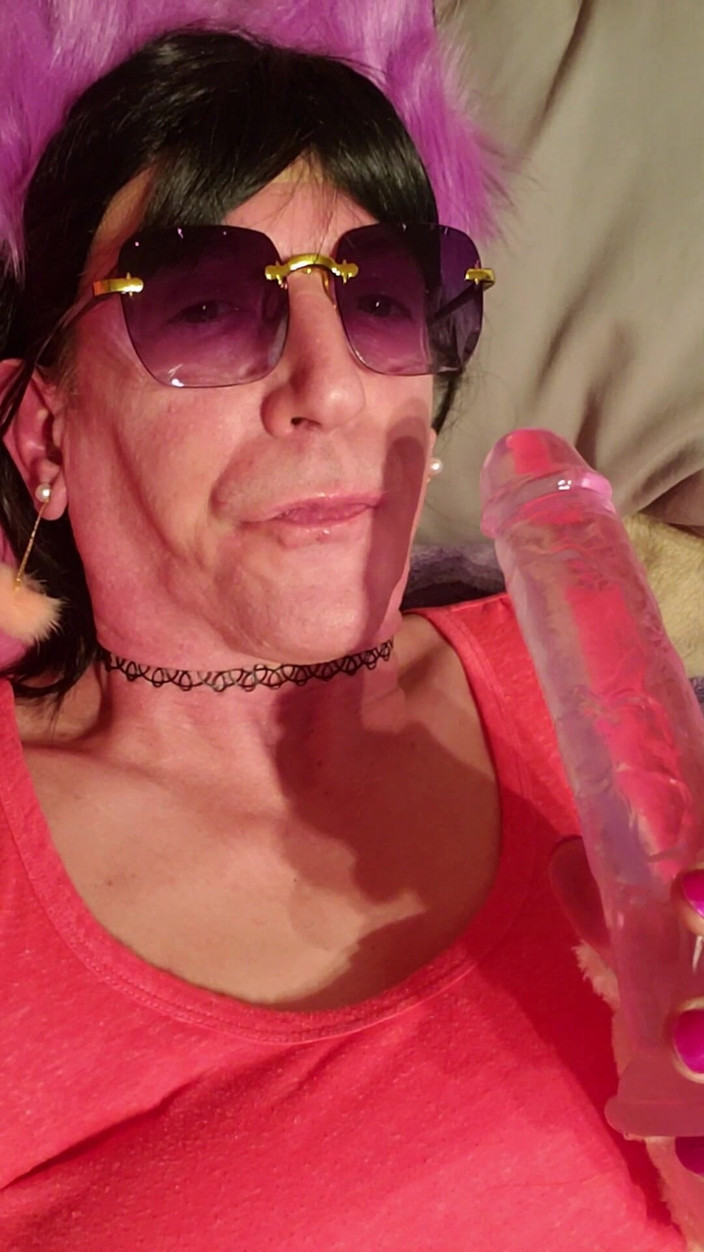 Daphne Desire: La Troia Trans Daphne Succhia E Scopa Il Suo Dildo...