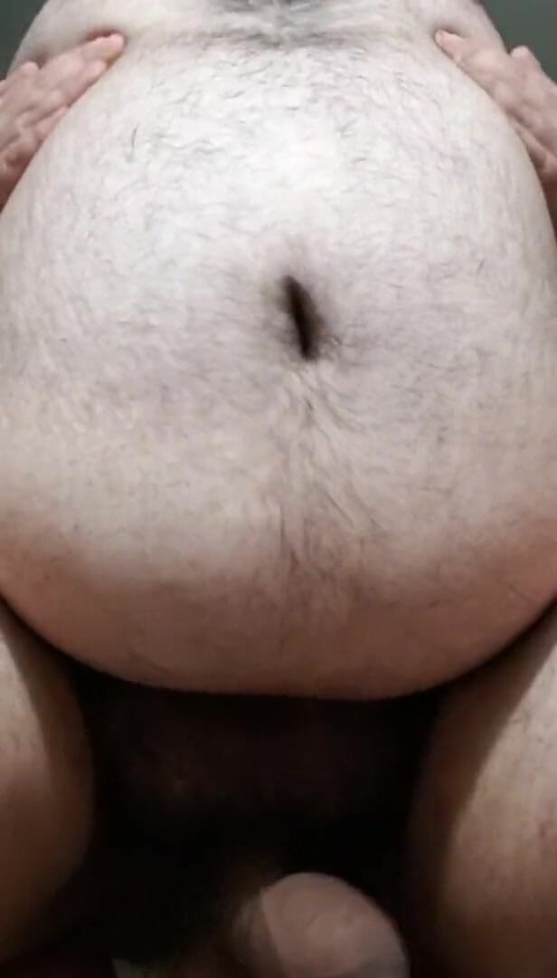 Chunky Belly Boy: Mit bauch und titten spielen