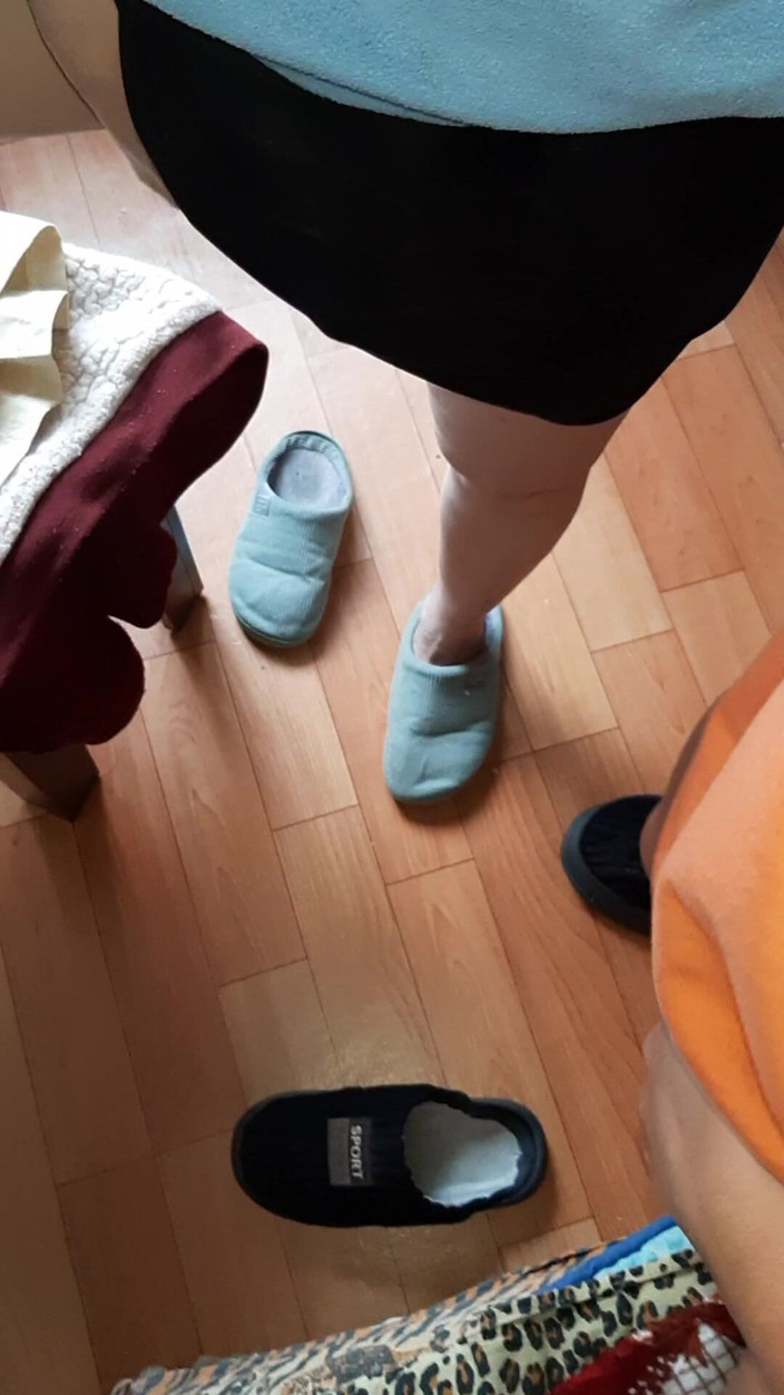 Lesbian-candys: Pod spódnicami nasze umiejętne palce doprowadził nas do orgazmów