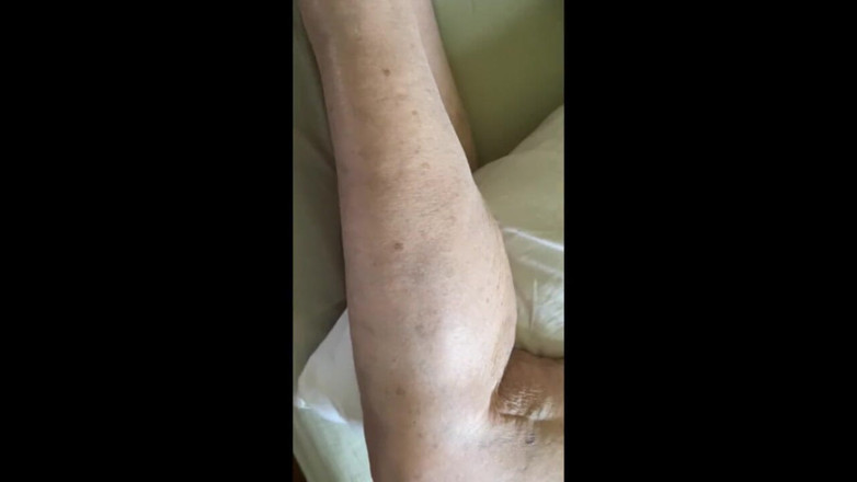 Aunt Ann: Melhor madrasta gilf pés e pernas, let's me cum em...