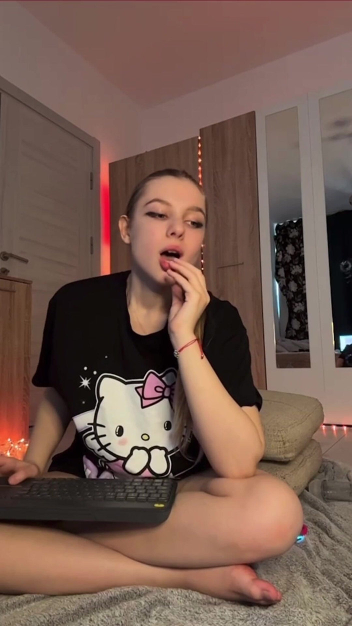 JuiceLussie: Cosplay krowie anal play