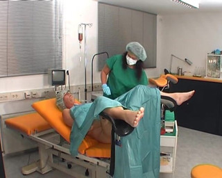 Rubber & Clinic Studio - 1ATOYS: Gyno 梦想 - 用新鲜的热辣尿液填满他