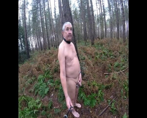 Andy: 森でおしっこ