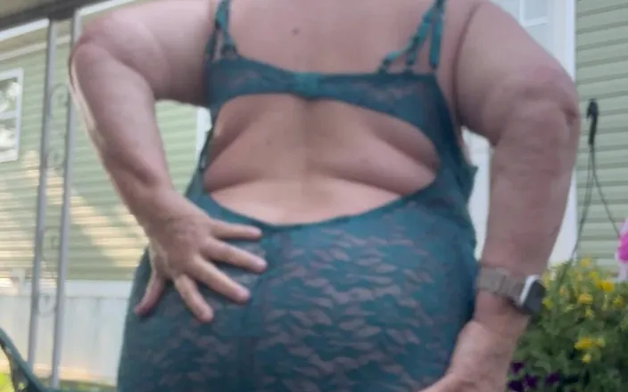 Big Ass 4 U: Water My Naughty Garden