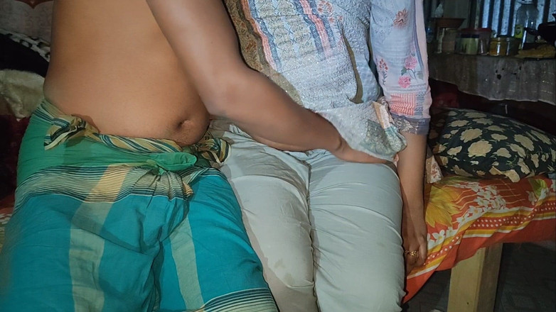 Rozi: バングラデシュのホットカップルモーメント