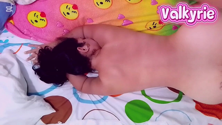 Valkyrie and Luigy Couple: Vợ vú to đút sâu vào họng