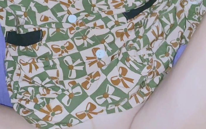 Bella Ivanka: बोर्डिंग हाउस में हरे डस्टर में युवा विधवा को चोदना