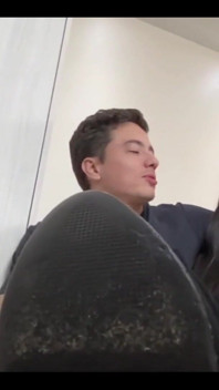 Cuckold Lick Her Lover Cum From Kiffa Soles After Cathes They Fucking