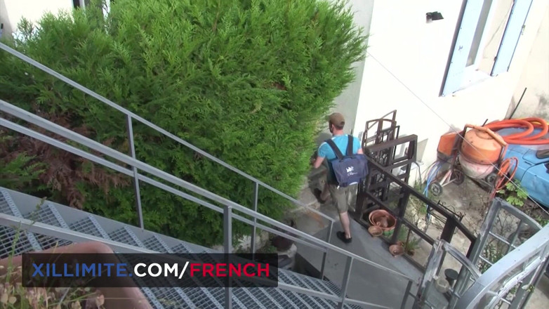 French girls at work: Profesoara țâțoasă este futută în cur de elevul ei