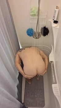 Dubesnackes, Mostrando Tempo E Ensaboando E Esfregando Seu Corpo Sexy.