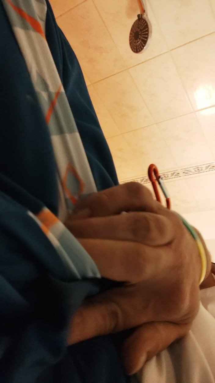 SmokedAlloy2: In Badezimmer Dirtyjunkbro Nass Und Hammer Geil