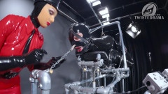 Twistedrama: Hog slips maskin