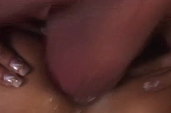 Monde Francais: Ebenová sestřička z Francie dostala ošukaný těsný zadek