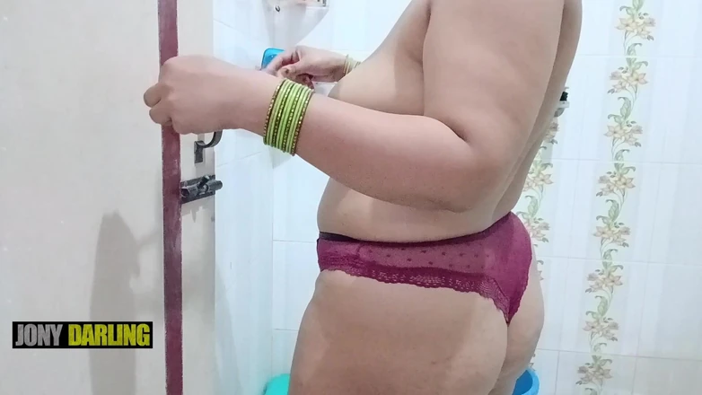 Jony Darling: Desi aunty bathroom video leek part 2