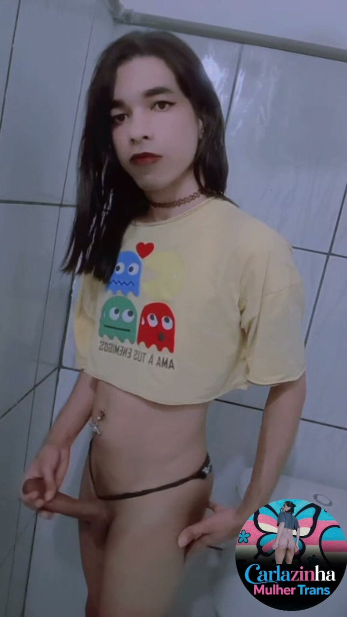 Srta. Carla: Carlazinha Safada Naked on Her Knees Asking for Cum on...