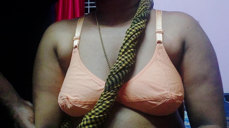 Desi Mohini: Nadržená sexy Mohini Bhabhi Hardcore s milencem