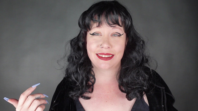 Deanna deadly: Sora vitregă gotică te gâdilă cu unghii lungi și albastre până...