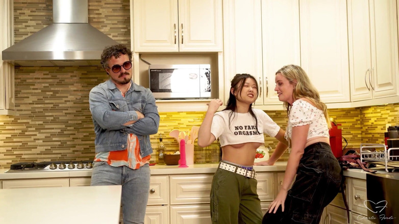 CharlieForde: Time Traveller's Dick com Charlie Forde, Robby Apples, Lulu Chu