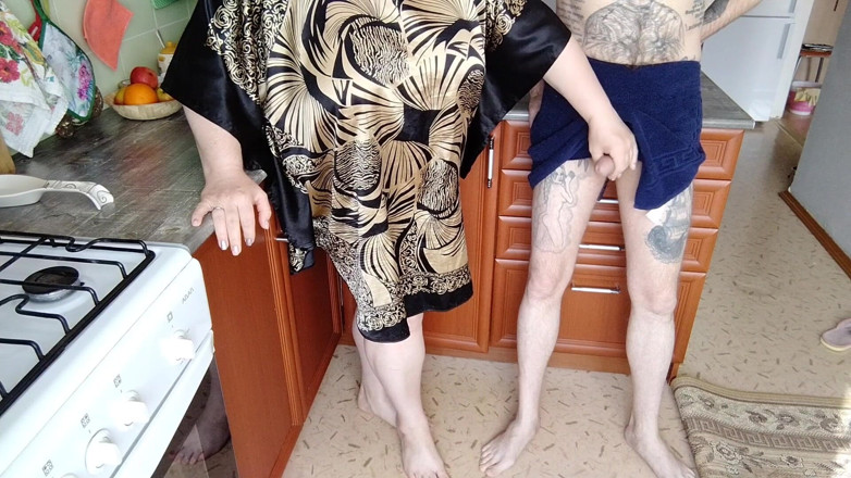 Zona901: roommate jerks off my cock in the kitchen