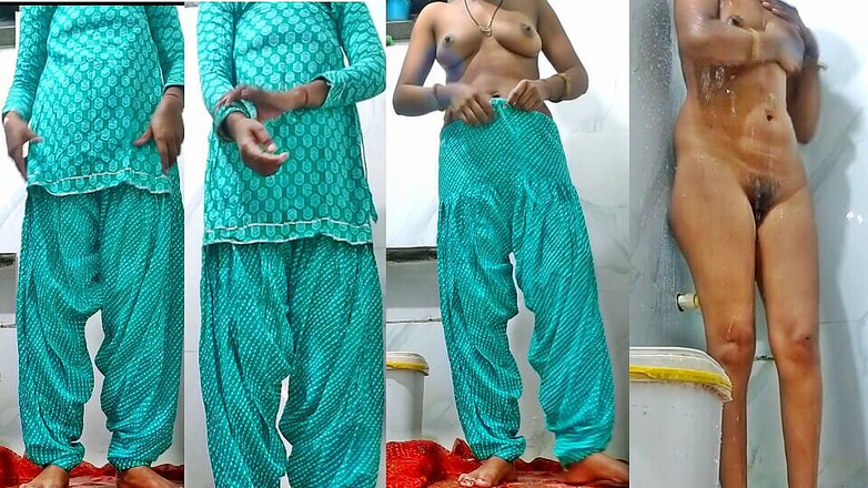 Rakul008: Sexy mladá studentka v koupelně.