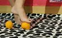 Casal Gresopio Female: Feet, oranges and high heels