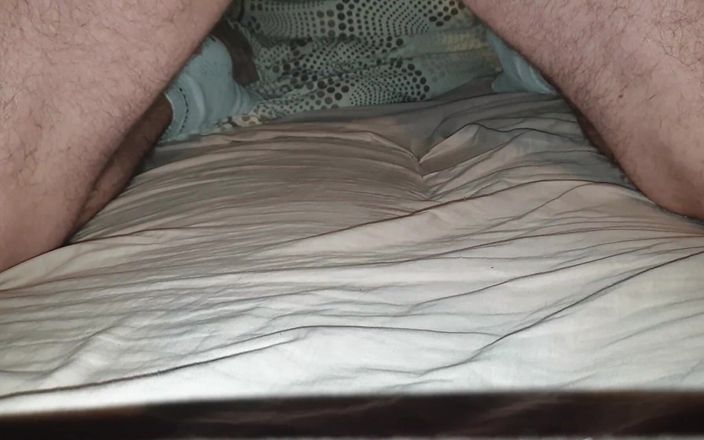 Arg B dick: Humping łóżko w bieliźnie, grube wytryski w bokserkach