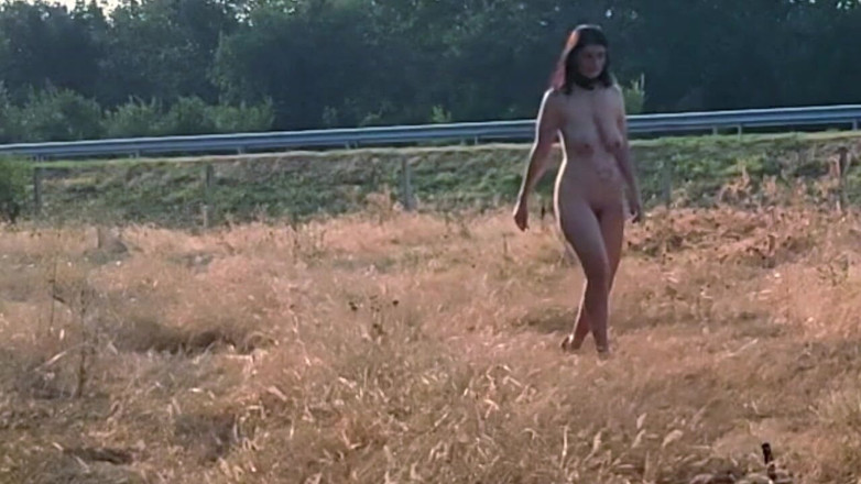 Za Za: Summer Walk of the Slave Tih