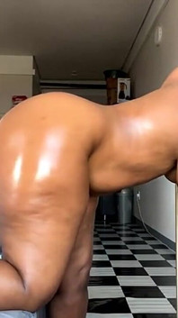 Jack off la My Chel Caped Humongous Cur, episodul 1037