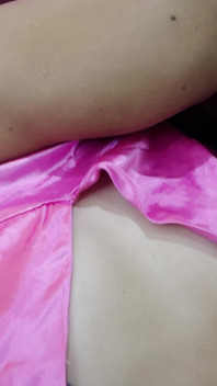 겨드랑이를 핥기 위해 중괄호를 가진 마른 소녀를 가르쳐!