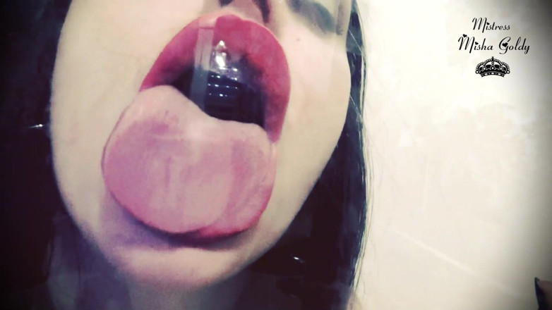Goddess Misha Goldy: Red lips prints over glass &amp; frenchkissing