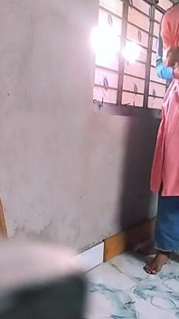 Namorada da Vila Indiana Ko Kisi Aur Dost Ne Jhamkar Choda