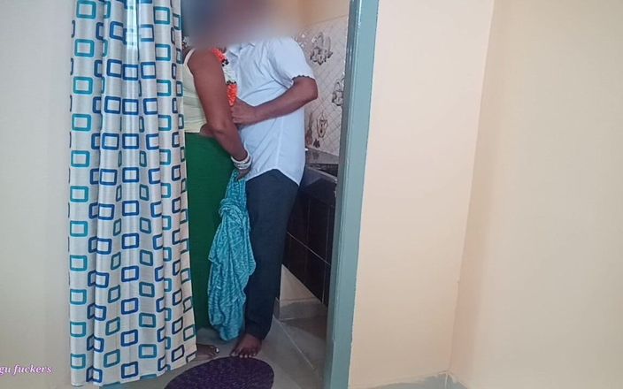 Telugu-fuckers: देसी भारतीय बड़े स्तन वाली तेलुगु सौतेली मम्मी की खाना बनाते समय किचन में सौतेले बेटे द्वारा चुदाई
