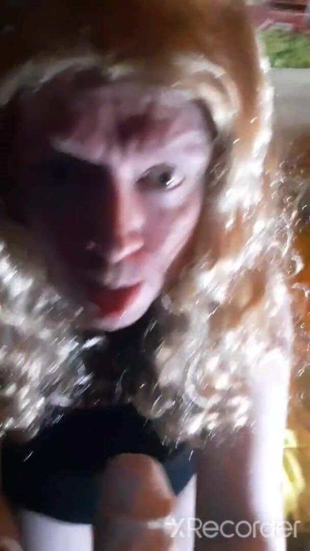 Mindblowing Fantasy: Crossdresserova fantazie kouření