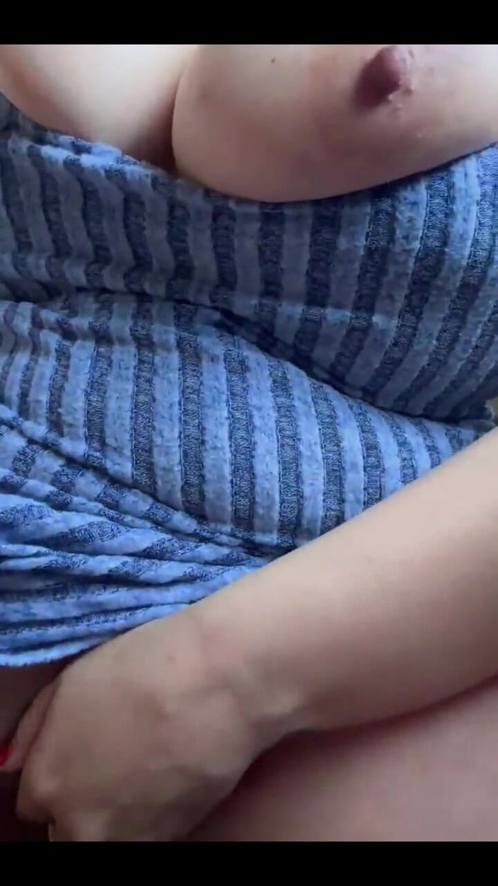 Goddess X: Богиня. Крошка-щебетать Mlfnxtdoor с многократными сквиртующим оргазмами