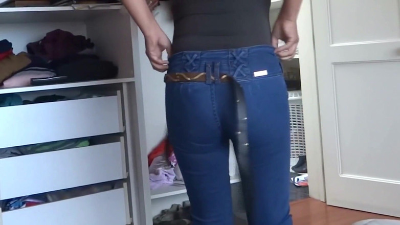 Ardientes69: Moje žena předvádí svůj velký zadek svým přátelům, aby mohli masturbovat...