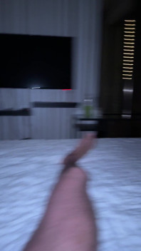 Cewek sange ini lagi asik dientot habis-habisan sama kontol besar sampai mengerang keenakan!