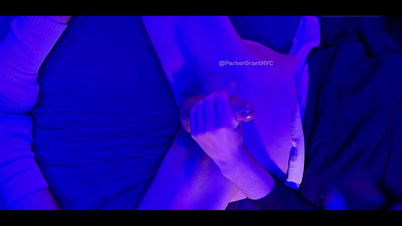 Parker Grant NYC: Можна скористатися рукою допомоги... або два