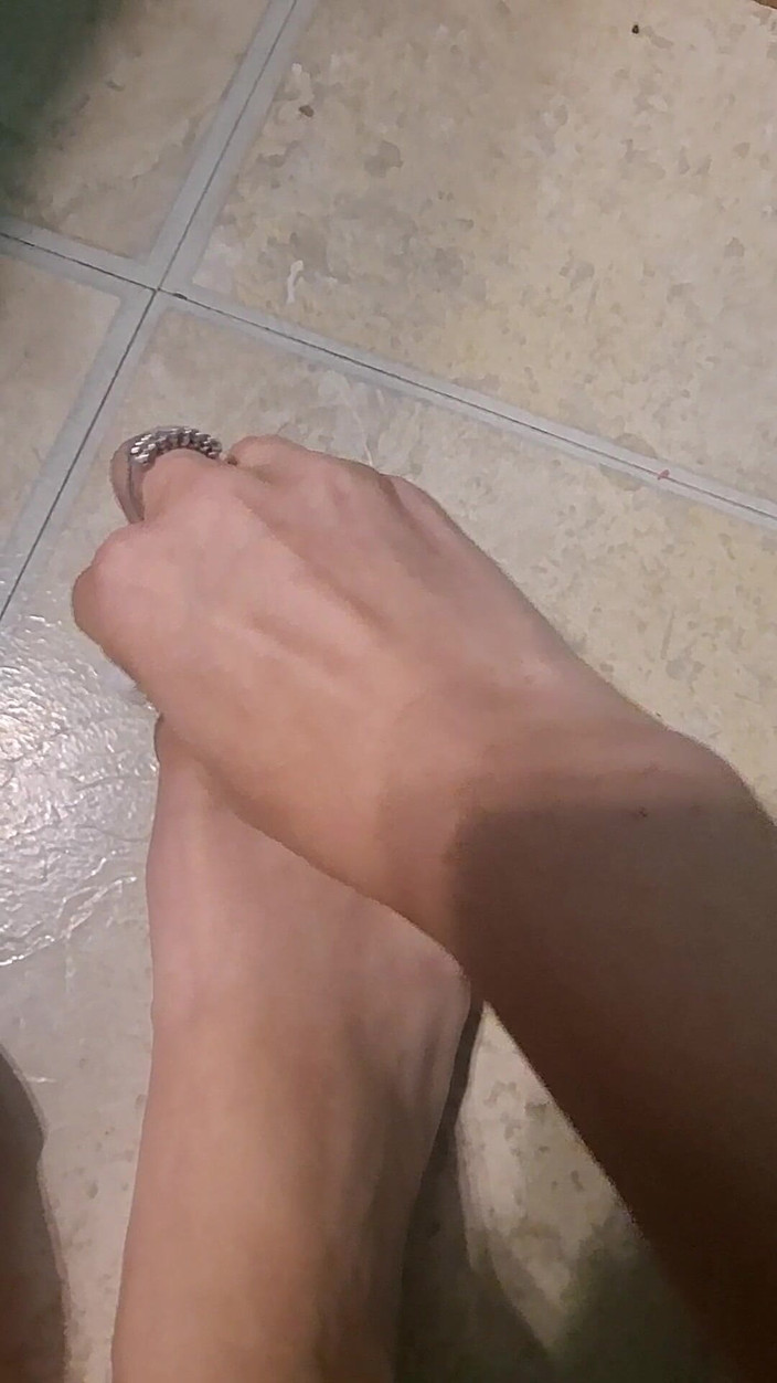 Naughty alchemy: Rimozione di lucido per pedicure