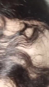 Netu desi beyaz dildoya biniyor ve amına sokuyor
