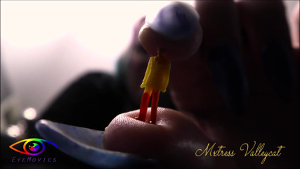 Mxtress Valleycat: Caged in giantess earrigns